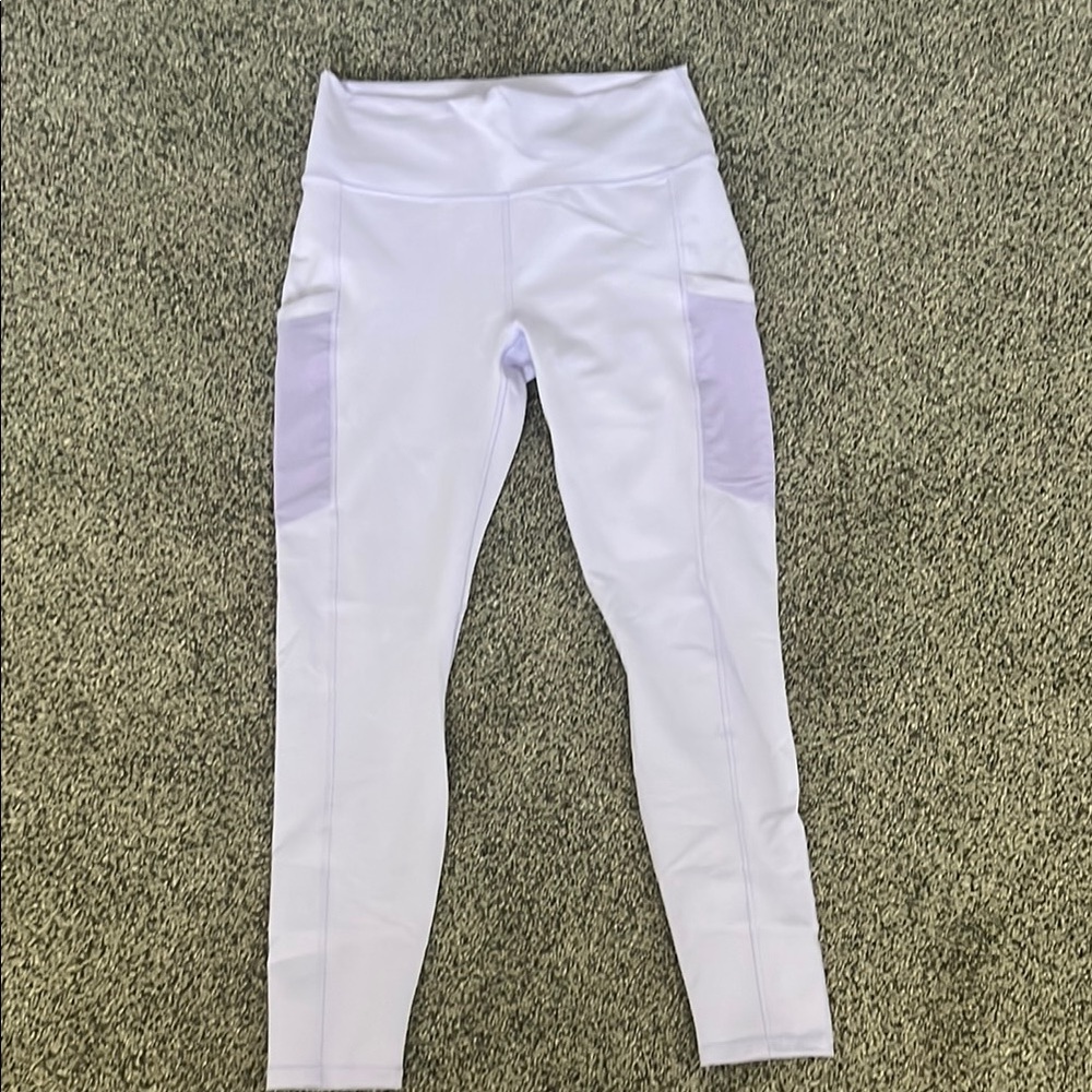Fabletics PowerHold Leggings in Lavender with Side Pockets - L
